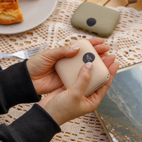 日本JP直送 Coolean USB 充電暖手寶,行動電池,溫暖 POMI 口袋暖寶,9600mAh {10月30截單;預計10-14 工作天發貨}