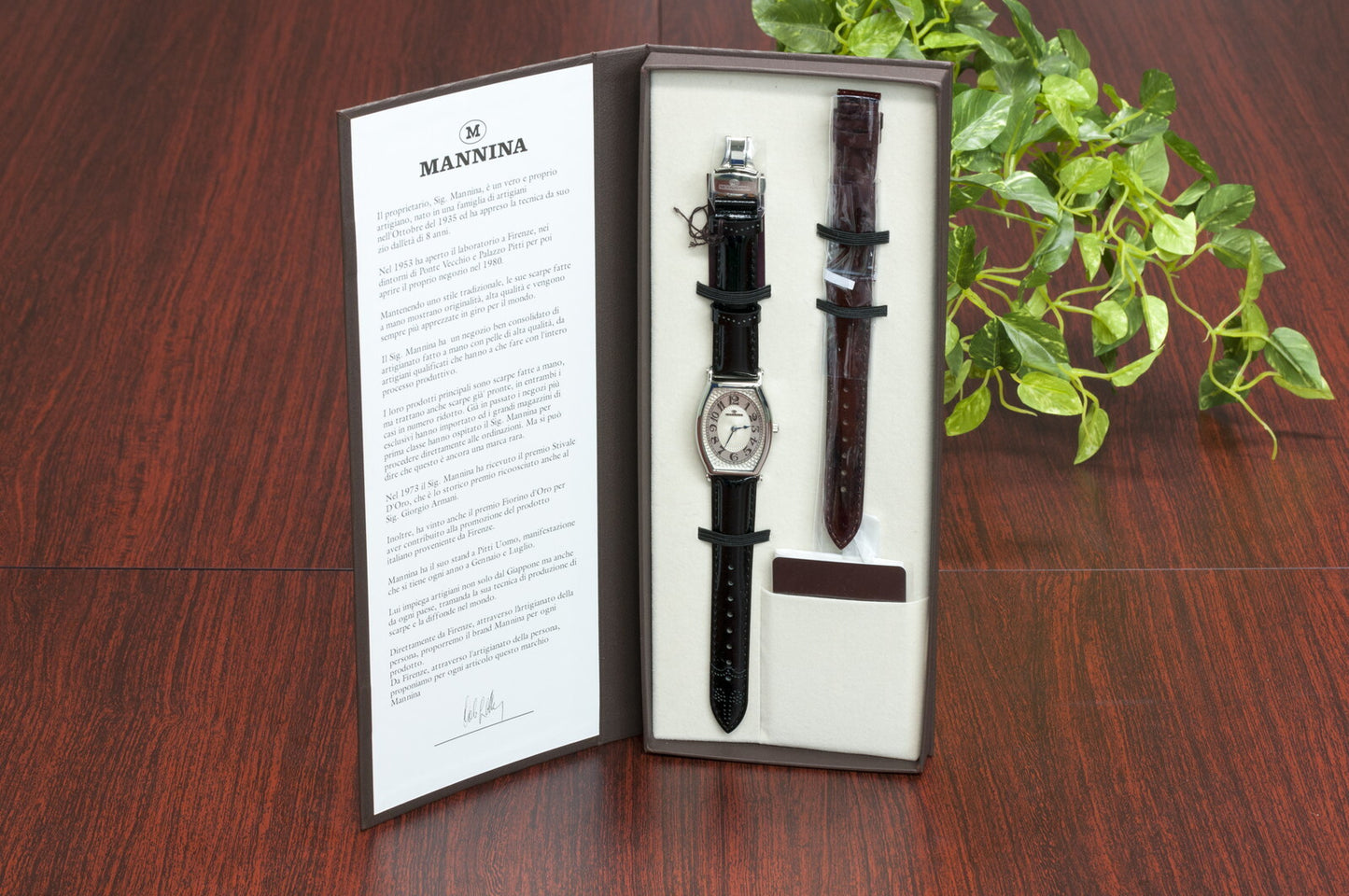 日本JP直送 MANNINA 石英雙針腕錶 MNN002 {1月15截單;預計10-14工作天發貨}