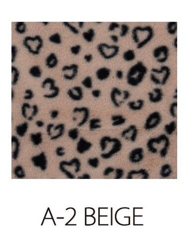 日本JP 直送  有兩種尺寸可選：帶帽斗篷，飾有動物毛皮，Tassu 寵物服飾，2025 年新品   {4月15截單;預計10-14 工作天發貨}