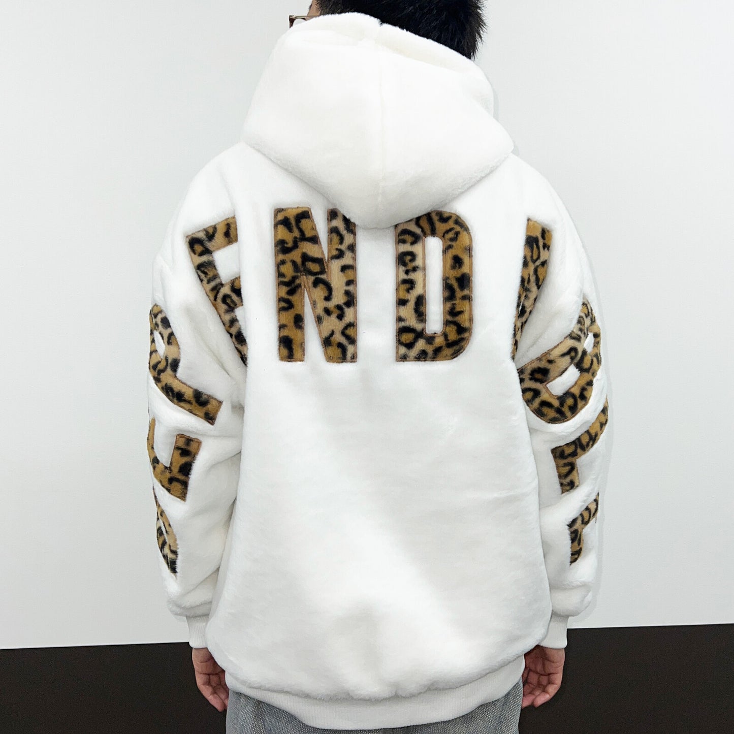 日本JP直送★歷久不衰的蓬鬆皮草外套★ 直筒皮草外套（9月到貨）25秋冬新品 {11月30截單;預計10-14工作天發貨｝