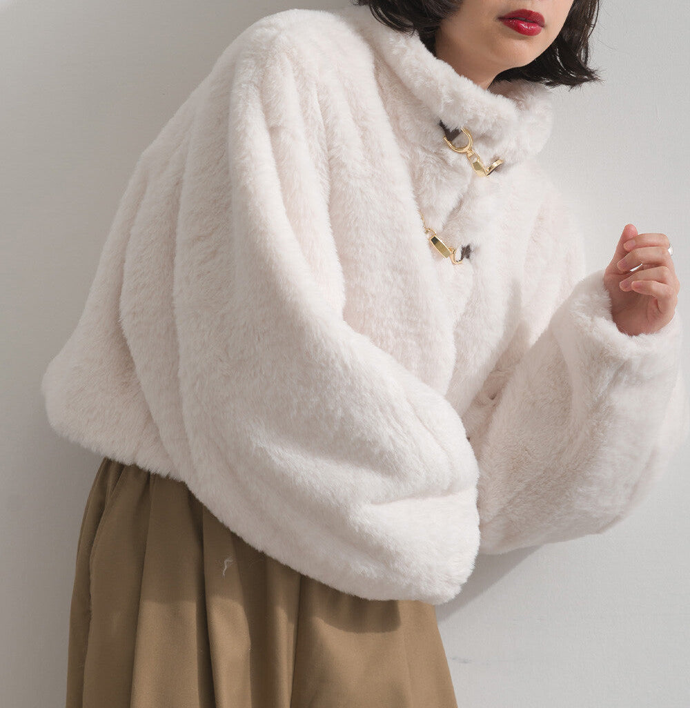 曰本JP直送  兔毛風格生態皮草短版大衣（附銜扣）[2025 秋冬新品] {11月30截單;預計10-14工作天發貨｝
