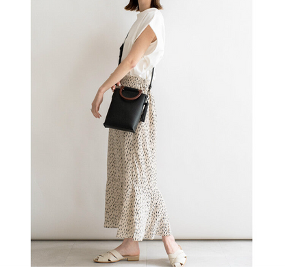 日本JP直送  [肩背包] 木質手柄 2Way 智慧型手機肩背包、斜背包 [合成皮革] ｛1月15截單;預計10-14 工作天發貨｝