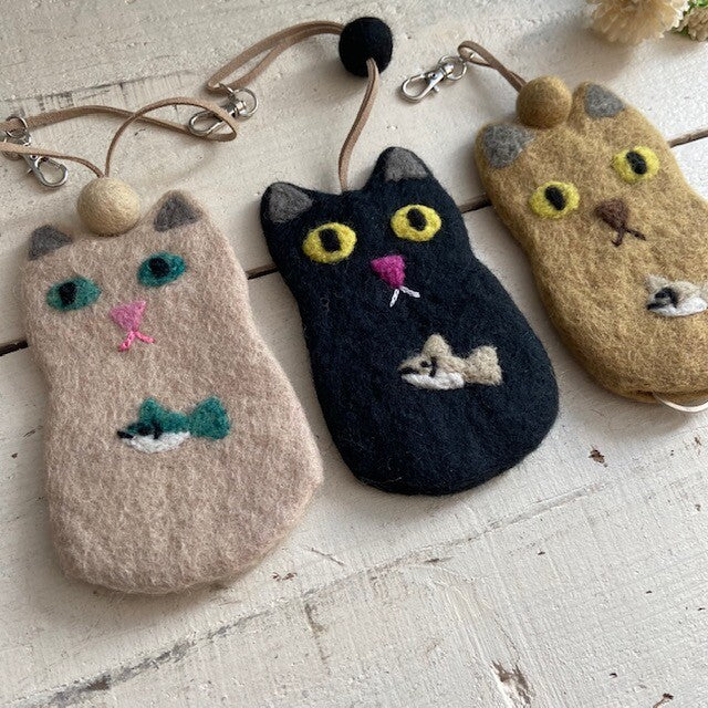 日本JP 直送  羊毛氈鯰魚鑰匙包{11月30截單;預計10-14工作天發貨｝