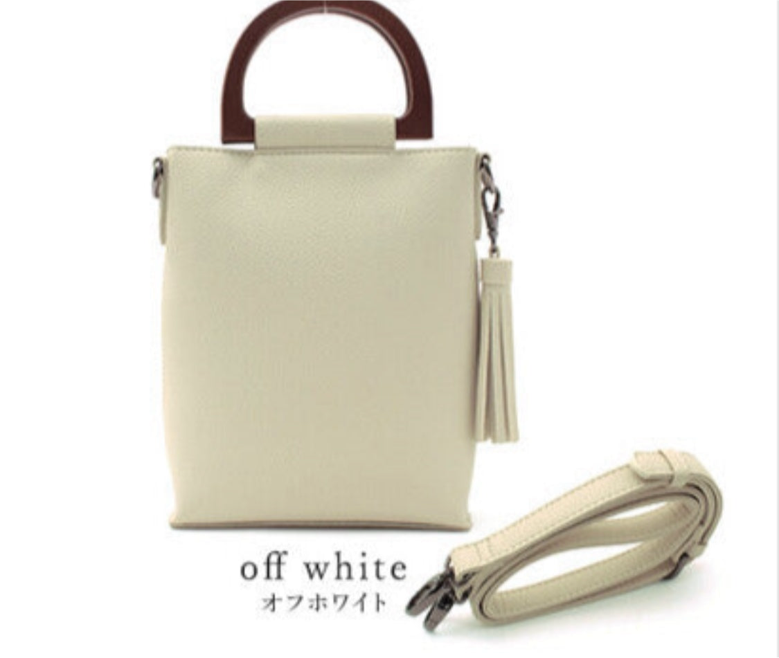 日本JP直送  [肩背包] 木質手柄 2Way 智慧型手機肩背包、斜背包 [合成皮革] ｛1月15截單;預計10-14 工作天發貨｝