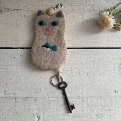 日本JP 直送  羊毛氈鯰魚鑰匙包{11月30截單;預計10-14工作天發貨｝