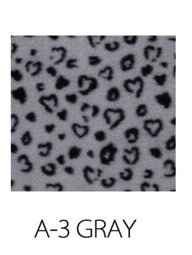 日本JP 直送  有兩種尺寸可選：帶帽斗篷，飾有動物毛皮，Tassu 寵物服飾，2025 年新品   {4月15截單;預計10-14 工作天發貨}