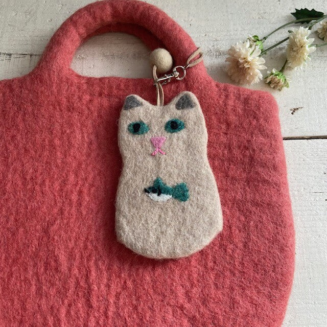 日本JP 直送  羊毛氈鯰魚鑰匙包{11月30截單;預計10-14工作天發貨｝