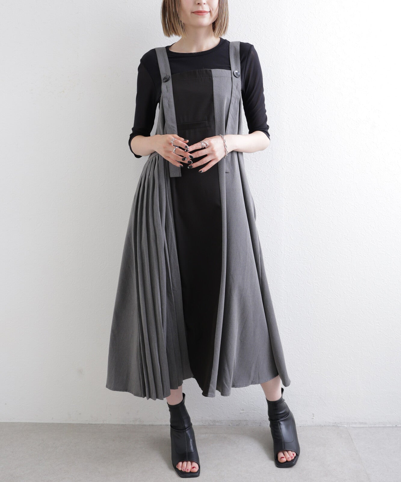 日本JP直送  不對稱色褶襉背帶裙 2025SS 新款{11月30截單;預計10-14工作天發貨｝