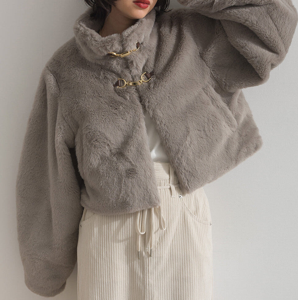 曰本JP直送  兔毛風格生態皮草短版大衣（附銜扣）[2025 秋冬新品] {11月30截單;預計10-14工作天發貨｝