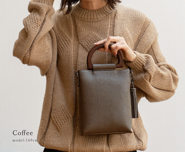 日本JP直送  [肩背包] 木質手柄 2Way 智慧型手機肩背包、斜背包 [合成皮革] ｛1月15截單;預計10-14 工作天發貨｝