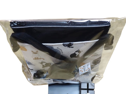 曰本JP直送  YU* 日本商品 貓咪 Biyori 系列斜背包，附前口袋和智慧型手機袋 {11月30截單;預計10-14工作天發貨｝