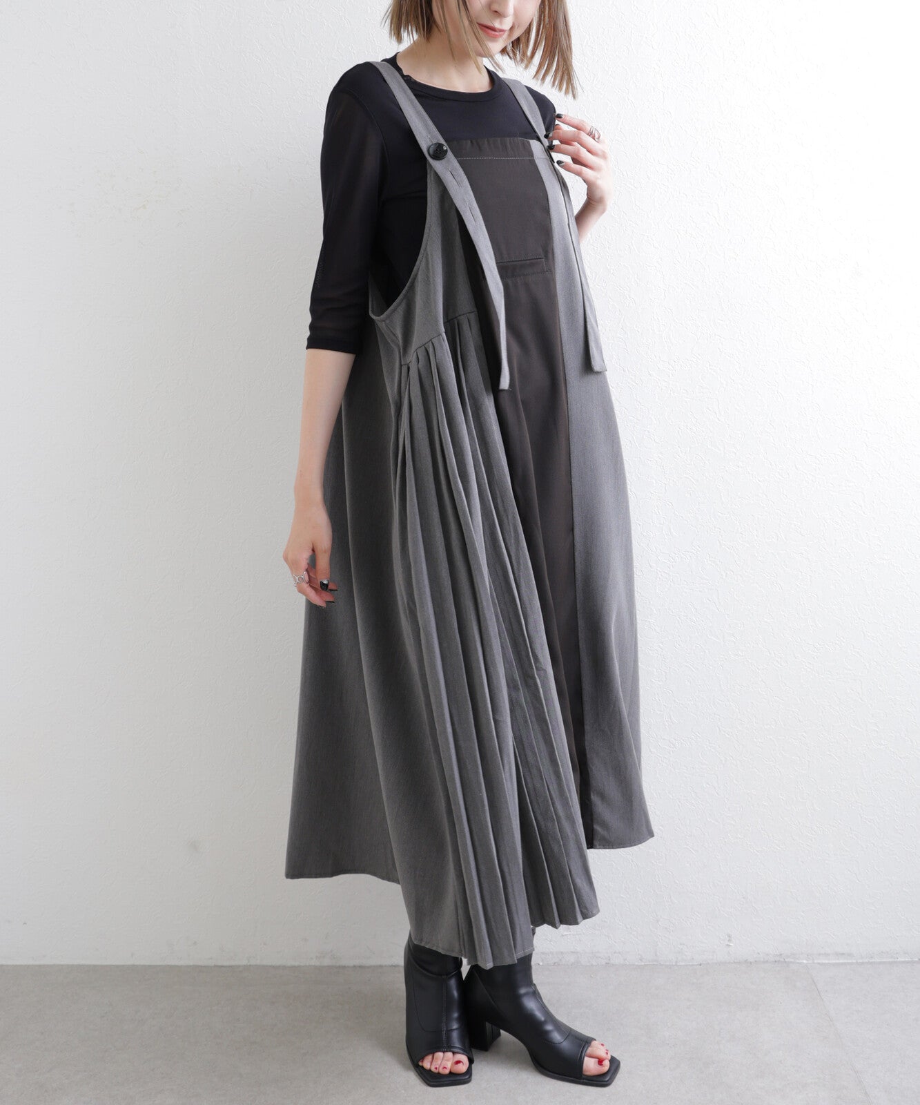 日本JP直送  不對稱色褶襉背帶裙 2025SS 新款{11月30截單;預計10-14工作天發貨｝